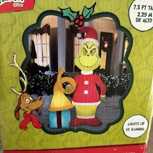 Grinch 7.5 Christmas air blown inflatable Gemmy
